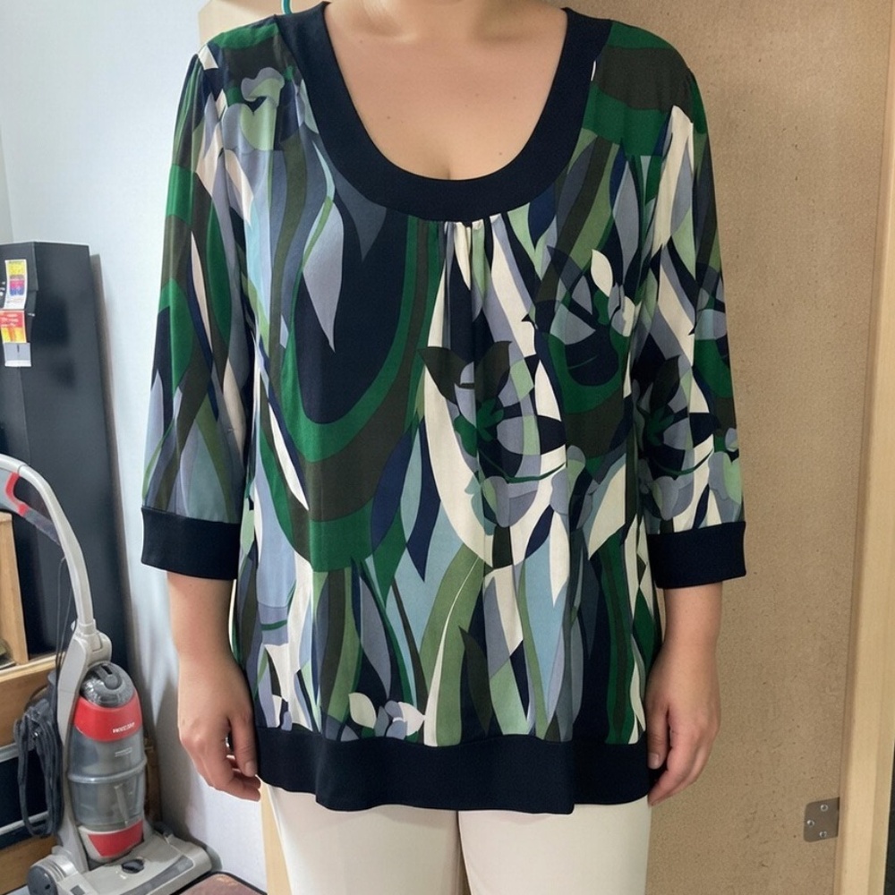 Tunic in greens and block.